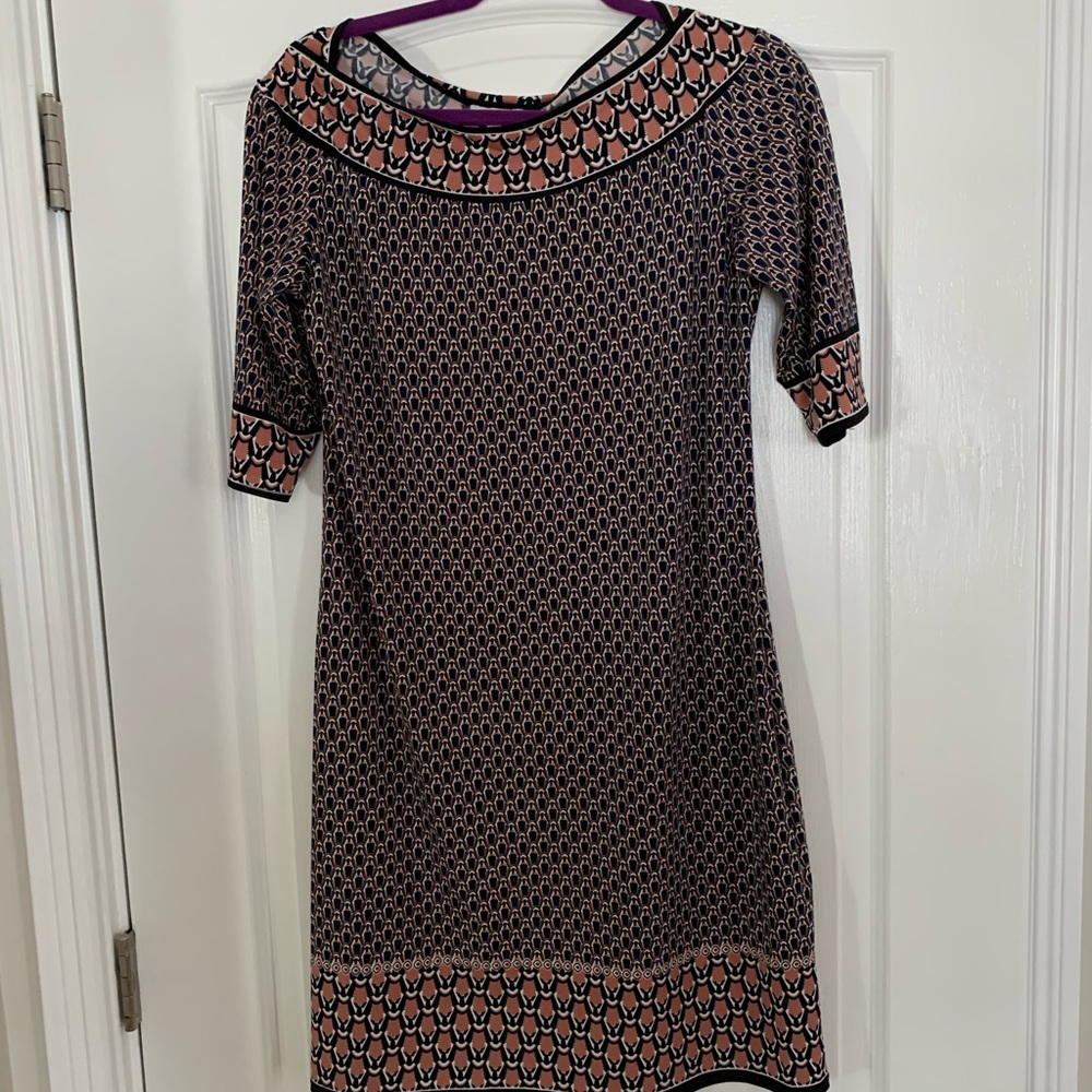 Mid sleeve dress
